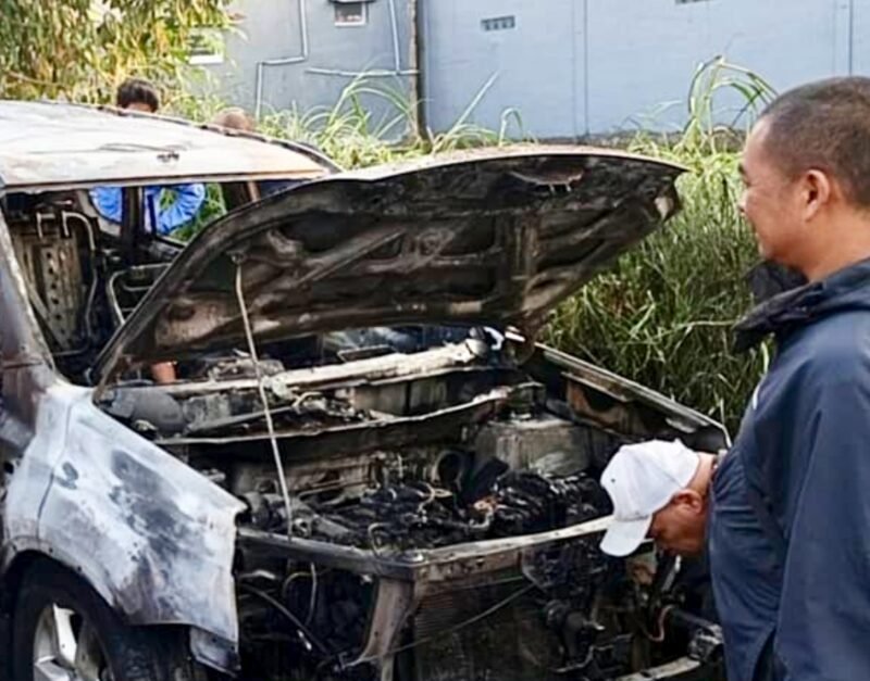 Mobil Wisatawan Asal Jakarta Terbakar di Tanjakan Spongebob Lembang, Diduga Korsleting