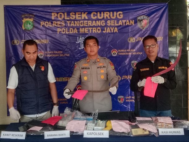Polsek Curug Sita Dua Celurit, Ungkap Dua Kasus Sajam dalam Sebulan
