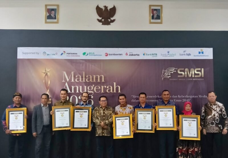 Pemred Sudut Pandang Umi Sjarifah Terima Anugerah SMSI 2026