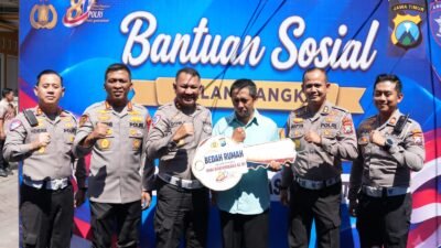 Polresta Sidoarjo Bedah Rumah dan Baksos untuk Warga Krian di Hari Bhayangkara ke-80