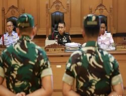 Vonis Air Keras Andrie Yunus, Dua Prajurit Dipecat