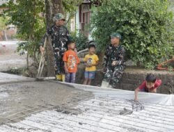 TMMD 129 Bojonegoro Bangun Kedekatan dengan Anak Desa