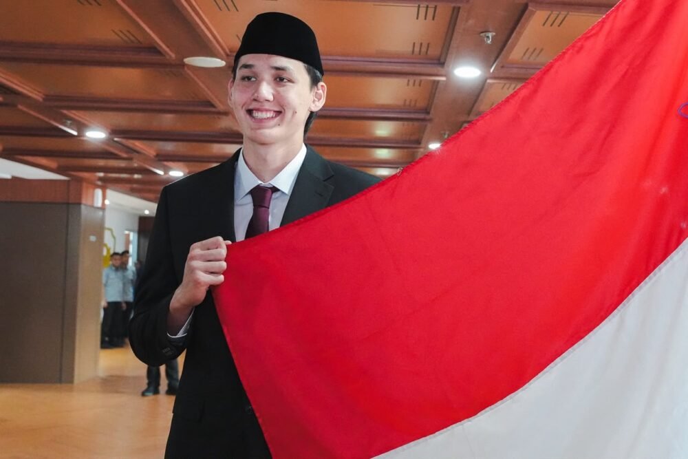 Mitchell Lee Baker Resmi Jadi WNI
