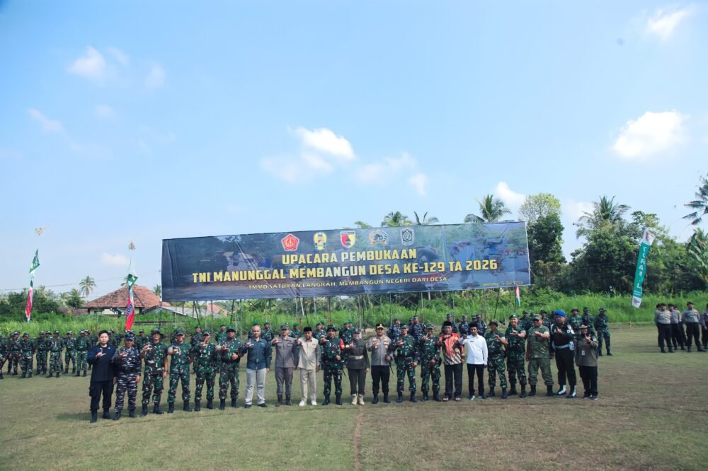 242 Personel Semarakkan Pembukaan TMMD ke-129 Lumajang