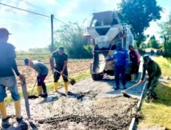 Satgas TMMD 129 Kodim Bojonegoro Mulai Cor Jalan di Dusun Mundu