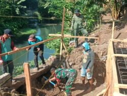 Kodim 0809/Kediri Bangun Jembatan Perintis Garuda Merah Putih di Kaliboto, Dorong Perekonomian Warga