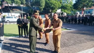 Kasdim 0820/Probolinggo Mayor Caj Aminudin Abadi Hadiri Upacara Hari Ulang Tahun Bhayangkara Ke 80