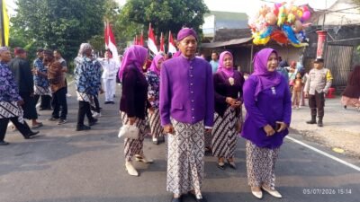 Kirab Agung Merti Dusun Meriahkan Grebeg Suro di Kelurahan Tinalan