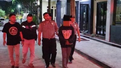 Yakuza Maneges Serahkan Terduga Pelaku Dugaan Kekerasan Seksual Anak ke Polres Kediri