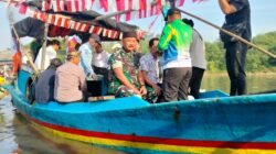 Koramil Sumberasih Kawal dan Amankan Gelaran Tradisi Petik Laut di Wilayah Pesisir