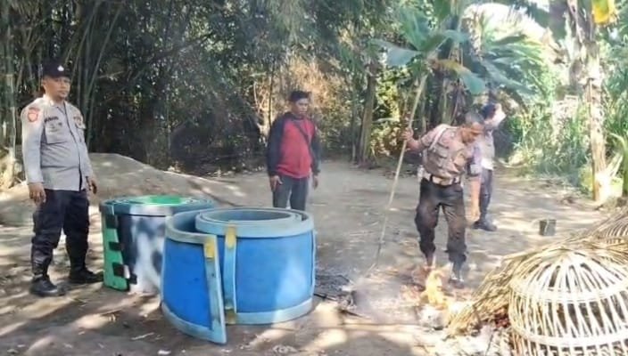 Gerak Cepat Tindak Laporan Warga, Polsek Tulangan Musnahkan Arena Sabung Ayam