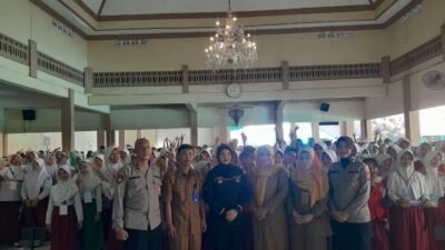 Cegah Perundungan, Polsek Krian Edukasi Bijak Bermedia Sosial kepada Siswa Baru SMPN 2 Krian