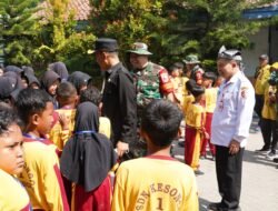 Sapa Hangat Satgas TMMD 129 Bojonegoro, Siswa SDN Kesongo Antusias Sambut Personel TNI