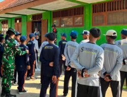 Satgas TMMD 129 Bojonegoro Tanamkan Disiplin, Cinta Tanah Air Melalui Pelatihan PBB Siswa SMP Satu Atap Kesongo