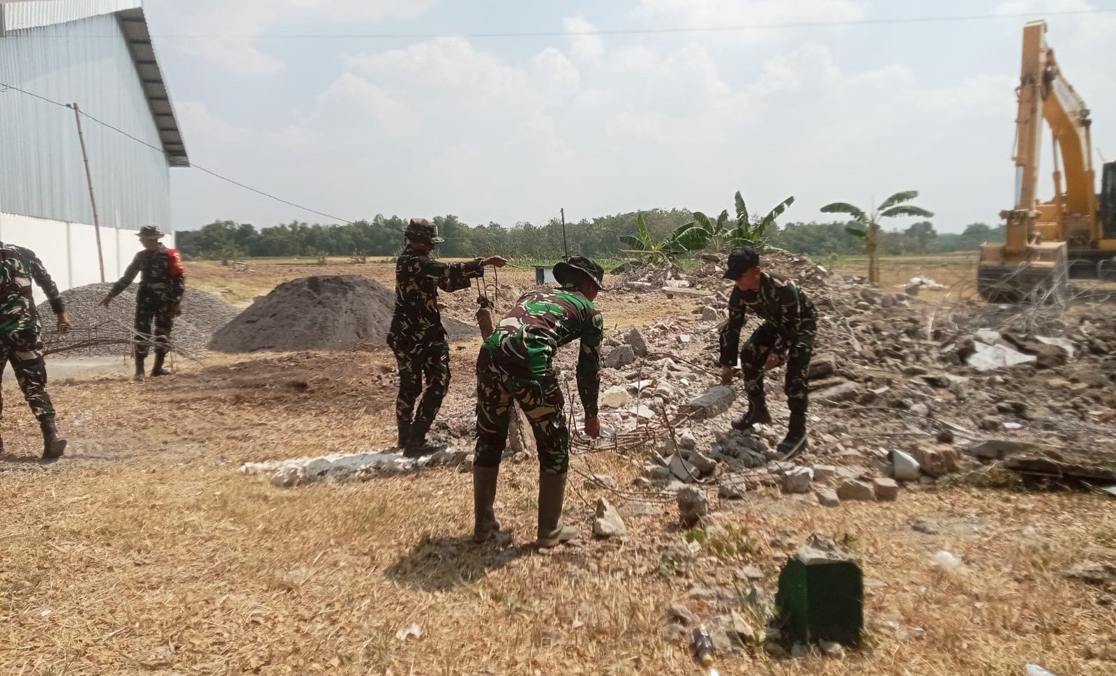 Satgas TMMD 129 Bojonegoro Terus Gelorakan Semangat Gotong Royong