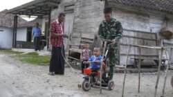 Sahabat Anak: Kehadiran Satgas TMMD 129 Bojonegoro Bawa Keceriaan bagi Bocah Kesongo