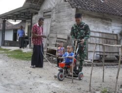 Sahabat Anak: Kehadiran Satgas TMMD 129 Bojonegoro Bawa Keceriaan bagi Bocah Kesongo