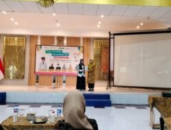 Apresiasi Spesial dari Istri Bupati Jember, Nurul Mawaridah Bawa Pulang Buku Eksklusif di Puncak TPN XIII Jember