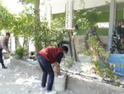 Sinergitas TMMD 129 Bojonegoro: TNI-Polri dan Mahasiswa ikut Renovasi SDN Kesongo 1