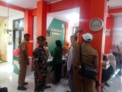 Babinsa Desa Menyarik Dampingi Pemeriksaan Kesehatan Calon Paskibraka