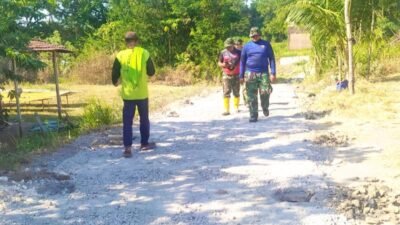 TMMD 129 Bojonegoro: Kejar Target, Pembangunan Jalan Cor Beton Dusun Mundu Capai 30 Persen