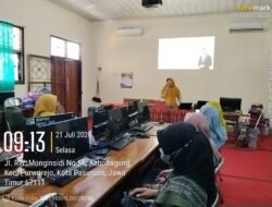 Nurul Mawaridah Berbagi Praktik Baik “NotebookLM: Think Smart, Teach Smart” pada Hari Kedua Workshop MGMP Prakarya Kota Pasuruan