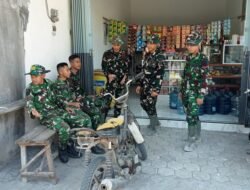 Warung Bu Yanti Jadi ‘Oase’ Hangat Personel Satgas TMMD 129 Bojonegoro