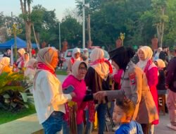 Polwan Polresta Sidoarjo Amankan Car Free Day Alun-alun