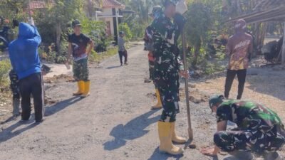Menembus Batas Lelah, Menyatu dengan Rakyat: Satgas TMMD 129 Bojonegoro Kebut Pembangunan Jalan Mundu