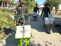 Gerobak Dorong Jadi Andalan Satgas TMMD 129 Bojonegoro