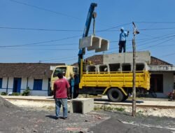 Satgas TMMD 129 Bojonegoro Pasok U-Ditch ke Dusun Krebet