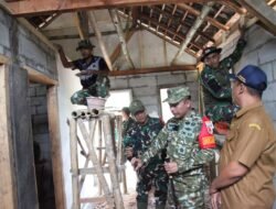 Dansatgas TMMD Didampingi Danki SSK dan Staf Ter Tinjau RTLH Ibu Ety dan Ibu Sumanah, Pastikan Pembangunan Berkualitas untuk Warga