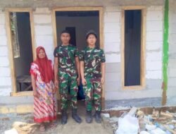 Sentuhan Humanis Satgas TMMD 129 Bojonegoro: Rajutan Asa Baru di Dinding Rumah Ibu Tini