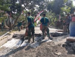 Jalan Dusun Lembenah Diperkuat, Satgas TMMD 129 Lumajang Kebut Pengecoran Rabat Beton