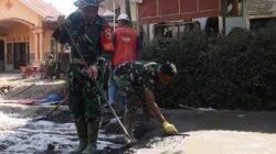 Tahap Finishing Rabat Jalan TMMD Dikebut, Satgas dan Warga Utamakan Kualitas