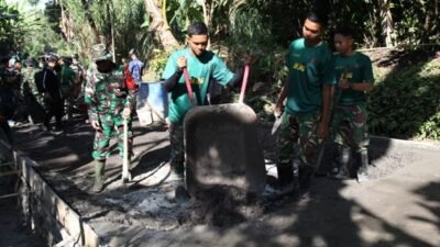 Pembangunan Rabat Beton TMMD ke-129 Dipercepat, Akses Warga Kian Lancar