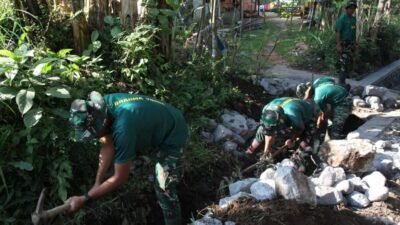 Satgas TMMD ke-129 Kodim 0821/Lumajang Percepat Pembangunan Drainase