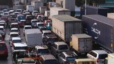 Aktivitas Bongkar Muat Truk Picu Kemacetan Parah di Jalan Cakung-Cilincing