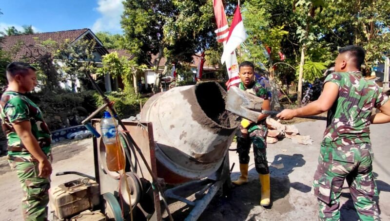 Prada Rio Pamungkas Operasikan Molen, Satgas TMMD Percepat Pengecoran Rabat Beton