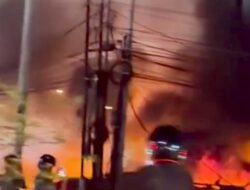 Kebakaran Toko Kue Gegerkan Pasar Ciputat, Lalu Lintas Sempat Tersendat