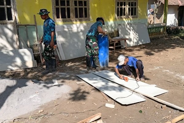 Pemasangan Bata Ringan RTLH Dikebut, Satgas TMMD Percepat Penyelesaian Hunian Layak