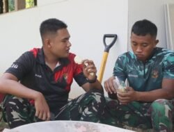 Di Balik Pembangunan Rumah Warga, Momen Sederhana Satgas TMMD Cerminkan Semangat Pengabdian Tanpa Lelah