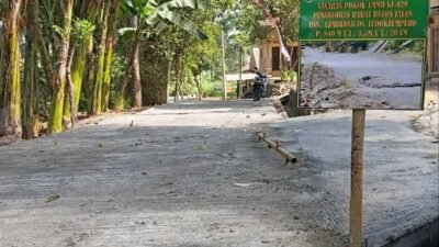 Satgas TMMD Ke-129 Kodim 0821/Lumajang Percepat Pengecoran Jalan Desa Ledoktempuro