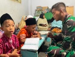 Satgas TMMD Jadi Imam Salat dan Mengajar Mengaji Anak Desa