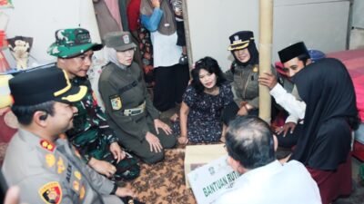 Dansatgas TMMD dan Forkopimda Tinjau Rumah Lansia Penerima RTLH di Lumajang
