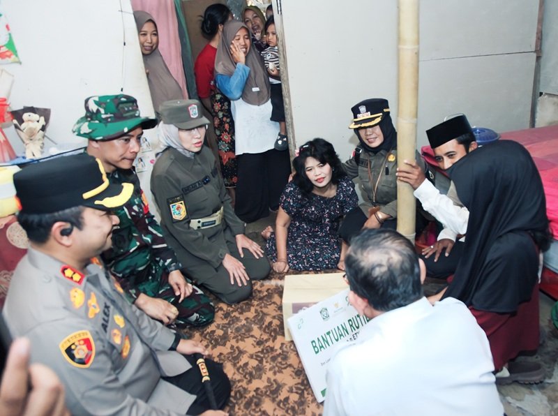 Dansatgas TMMD dan Forkopimda Tinjau Rumah Lansia Penerima RTLH di Lumajang