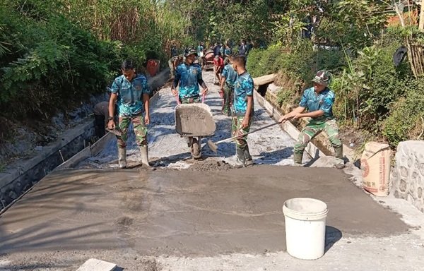 Rehab Rabat Beton TMMD Dikebut, Akses Jalan Warga Kian Nyaman