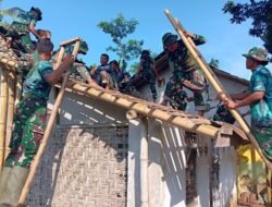 Rumah Ibu Ety Mulai Direnovasi, Satgas TMMD dan Warga Bergotong Royong Wujudkan Hunian Layak