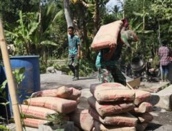 Satgas TMMD Ke-129 Percepat Pembangunan Rabat Jalan dengan Optimalkan Pasokan Material