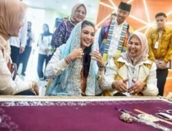 Selvi Ananda Tinjau UMKM dan Serahkan Bantuan Pendidikan di Pulau Penyengat